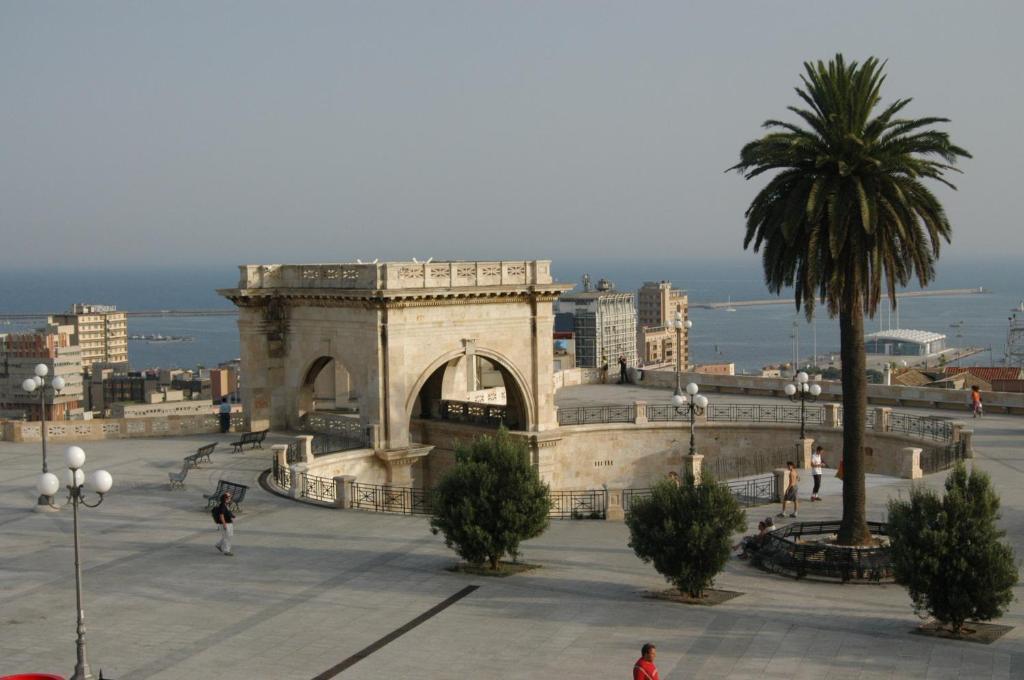 L'Arco Cagliari Bed & Breakfast Exterior photo